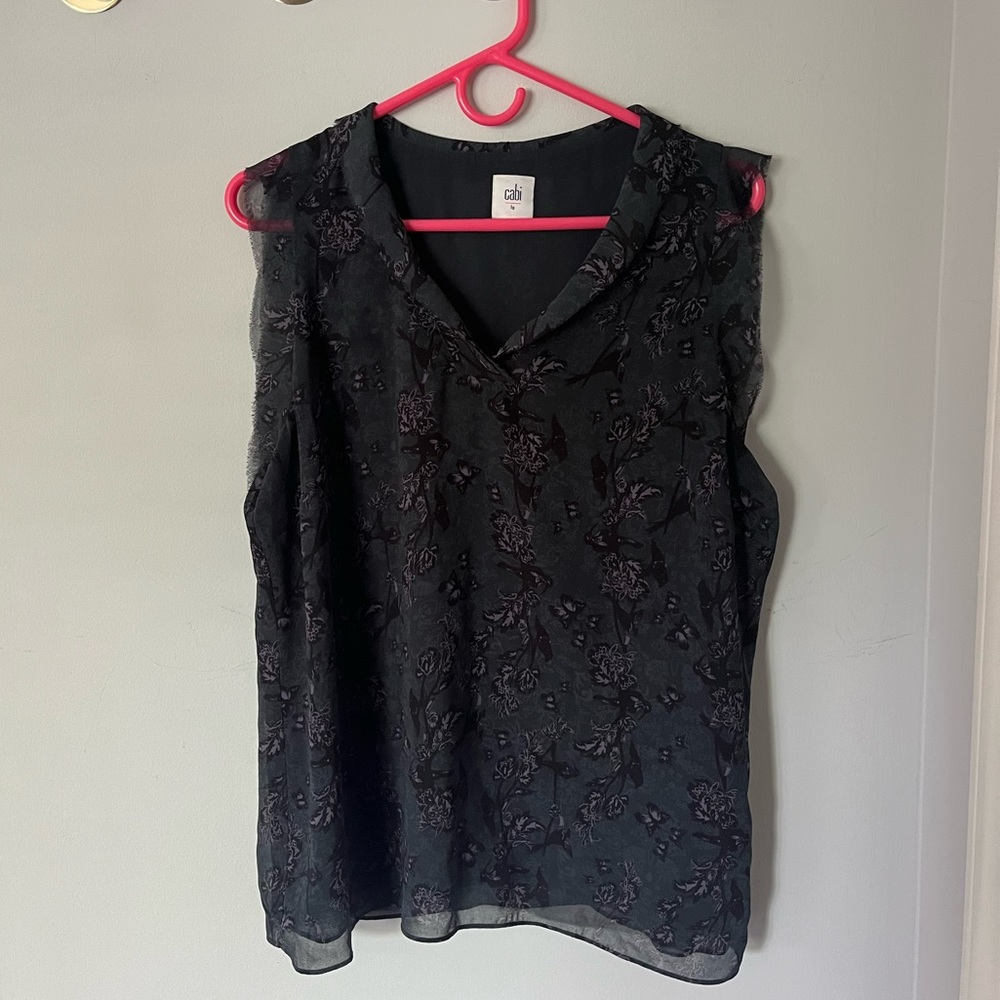 Cabi- L- Top- Dark Green Bird Pattern